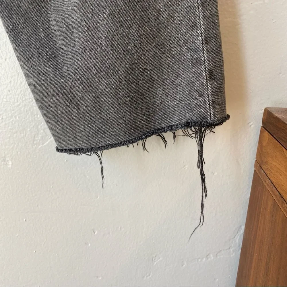 Levi’s 501 High Rise Raw Hem Straight Leg Cropped Jeans in Get Off My Cloud - Picture 10 of 15